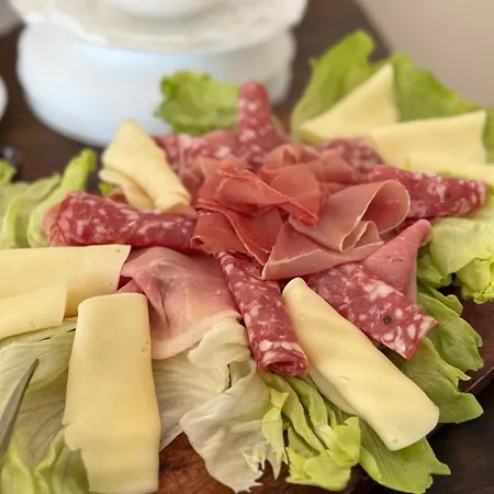 Borgo Santa Chiara * Торре-Лапилло